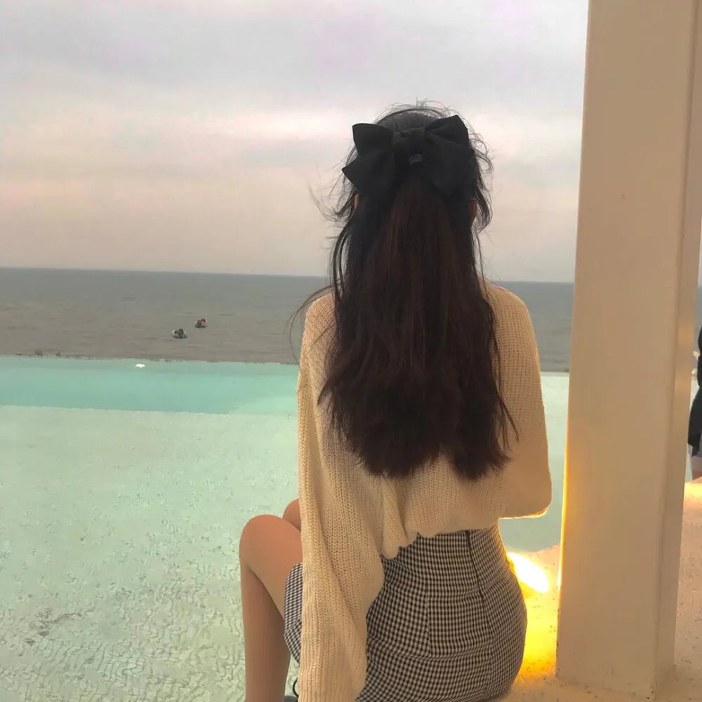 闹剧谜案